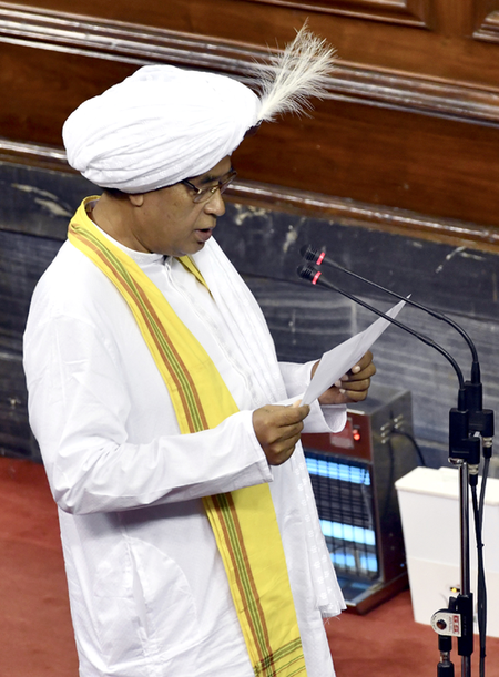 पश्चिम बंगाल : कूचबिहार के एक्टिविस्ट नागेंद्र रे विवादों में घिरे, नेताजी पर विवादित बयान के बाद मांगी माफी