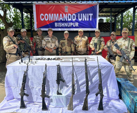 मणिपुर में गिरफ्तार आठ उग्रवादियों में दो महिलाएं शामिल, हथियार और ड्रग्स जब्त