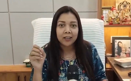 यूपी राज्य महिला आयोग की सदस्य ने अखिलेश पर निशाना साधा, बोलीं-वे अपनी पत्नी के लिए एक भी शब्द नहीं बोल पाए