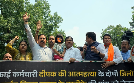सफाई कर्मचारी की आत्महत्या: आप पार्षद को पार्टी से निकालने की मांग को लेकर दिल्ली भाजपा का प्रदर्शन