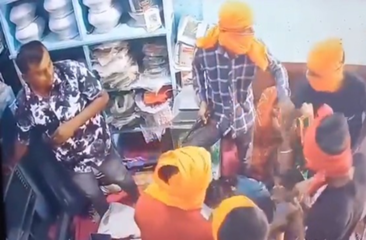 बिहार के मुजफ्फरपुर में हथियारबंद बदमाशों ने दुकान से दिनदहाड़े 15 लाख के गहने, नकदी लूटी