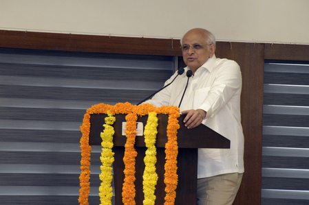 'लोगों की बात सुनें, नियमों का पालन करें और काम की क्वालिटी सुनिश्चित करें', गुजरात सीएम की पंचायत प्रतिनिधियों से अपील