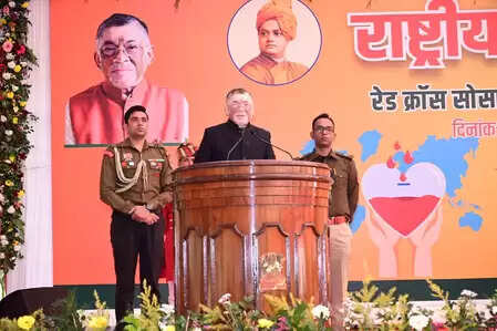 झारखंड: राज्यपाल संतोष गंगवार ने युवाओं से रक्तदान को जनआंदोलन बनाने का किया आह्वान