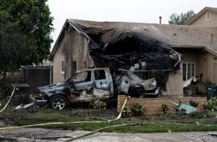 सैन डिएगो में विमान हादसा, 2 की मौत, 8 घायल