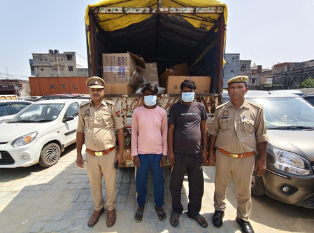 ग्रेटर नोएडा में अवैध पटाखों का जखीरा बरामद, चार लाख के पटाखों के साथ दो गिरफ्तार