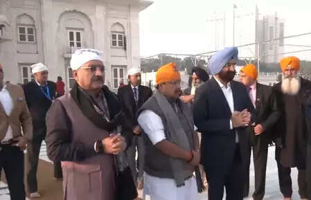 वीर बाल दिवस पर भाजपा के कार्यकारी अध्यक्ष नितिन नबीन ने गुरुद्वारा बंगला साहिब में टेका मत्था