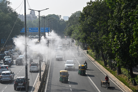 दिल्ली-एनसीआर में ठंड ने दी दस्तक, हल्की बारिश से वायु गुणवत्ता में सुधार