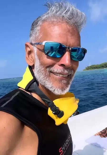 फिटनेस फ्रीक मिलिंद सोमन इन चीजों से रहते हैं कोसो दूर, 'हेल्थ इज वेल्थ' को करते हैं फॉलो