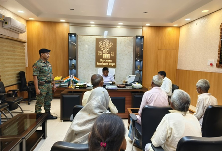 बिहार : शेखपुरा में जिला पदाधिकारी के जनता दरबार में पहुंचे 43 फरियादी, समस्याओं के जल्द समाधान का दिया निर्देश