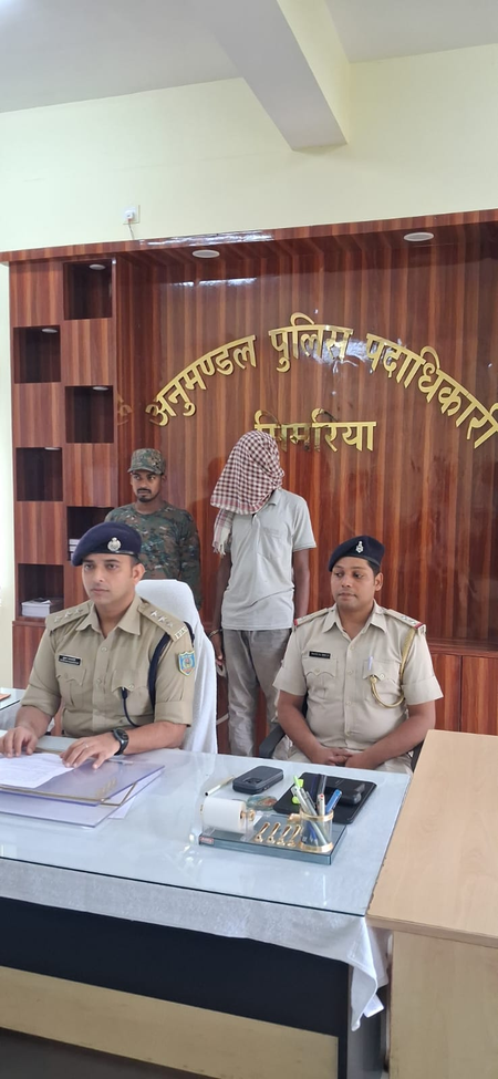 झारखंडः चतरा में टीएसपीसी का वांछित उग्रवादी नरेश गंझू गिरफ्तार,  कई आपराधिक घटनाओं में था फरार