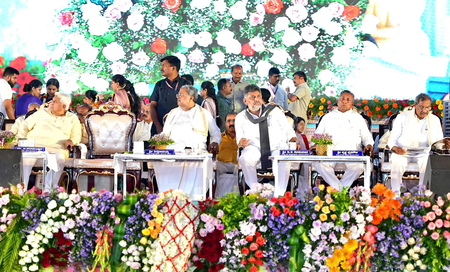 कांग्रेस सरकार के तीन साल: सीएम सिद्धारमैया बोले, 'कर्नाटक मॉडल, गुजरात मॉडल से बेहतर'