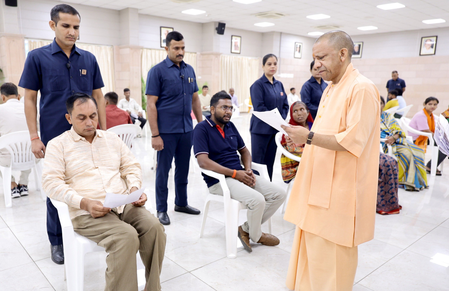 जनता दर्शन : सीएम योगी ने कहा- उचित समस्या को लेकर दूसरी बार फरियादी आए तो जवाबदेही तय