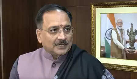 दिल्ली के प्रदूषण को लेकर अरविंद केजरीवाल का रवैया उदासीन था : वीरेंद्र सचदेवा