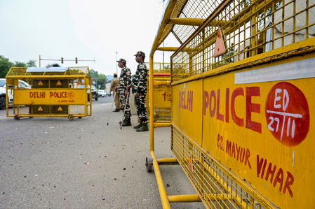 दिल्ली बॉर्डर के आसपास गौतमबुद्धनगर पुलिस का सघन चेकिंग अभियान, संदिग्ध वाहनों की ली जा रही तलाशी