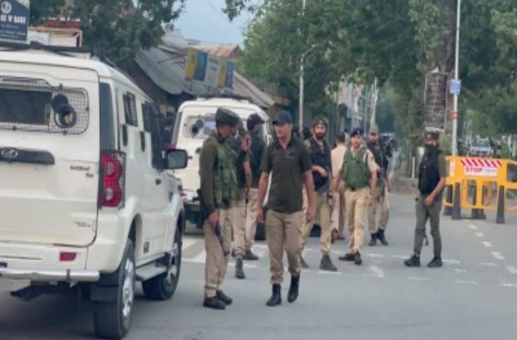 जम्मू-कश्मीर के गांदरबल में पुलिस ने 'जादुई पत्थर' बेचने वालों और खरीदारों को पकड़ा