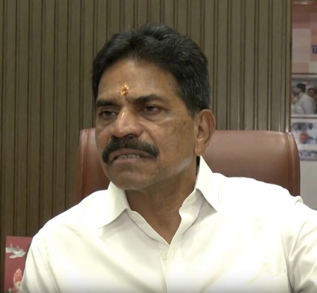 खड़गे के 'आतंकवादी' बयान पर महाराष्ट्र भाजपा का तीखा हमला, कहा- 'उनका आधा दिमाग खराब हो गया'