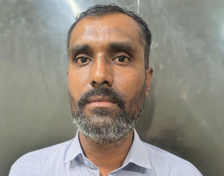 गुजरात : रिश्वत लेते पकड़ा गया पुलिसकर्मी, शराब की दुकान खोलने के लिए बना रहा था दबाव