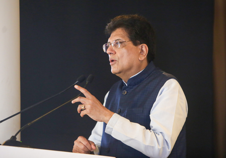 पीयूष गोयल ने ब्रिटेन के बिजनेस और ट्रेड राज्य सचिव पीटर काइल से की बातचीत, सीईटीए के तहत व्यापार और निवेश को बढ़ावा देने पर की चर्चा