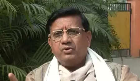 जो पैसा देगा उसे कांग्रेस में टिकट मिलता है: कुमार शैलेंद्र