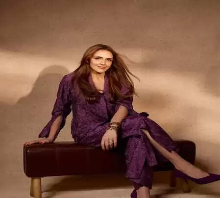 धर्मेंद्र के निधन के बाद सोशल मीडिया से ब्रेक नहीं ले पा रहीं ईशा देओल, बताई पीछे की वजह