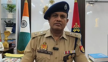 दीपावली से पहले हाथरस पुलिस का एक्शन, अवैध पटाखा निर्माण पर छापेमारी, 2 गिरफ्तार