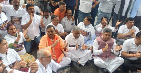 झारखंडः बाबूलाल मरांडी ने आठ घंटे में 20 सोशल मीडिया पोस्ट किए, तीन बार फेसबुक लाइव, बोले- यह छात्रों की अगस्त क्रांति