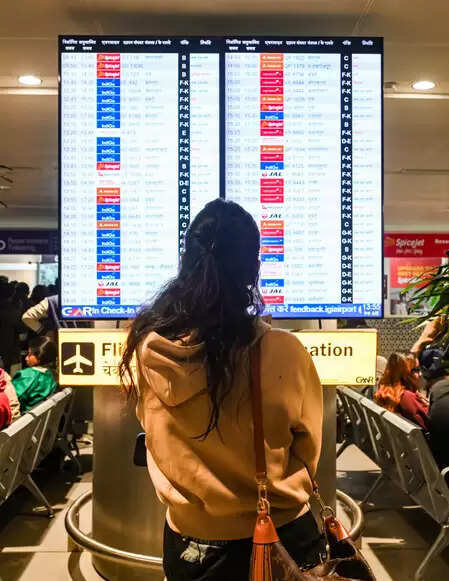 इंडिगो फ्लाइट्स में हो सकती है देरी, यात्री लेटेस्ट स्टेटस चेक कर घर से निकलें
