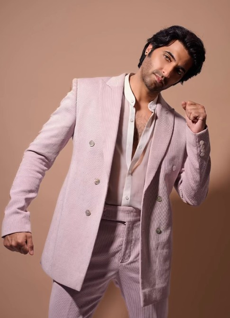 व्यस्त शूटिंग के बीच भी डबिंग पूरी, अक्षय ओबेरॉय बोले- 'करियर का यह दौर रोमांचक भी, थकाने वाला भी'