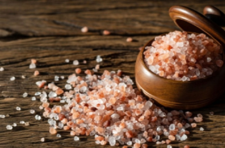 काला नमक: मात्रा कम लेकिन फर्क बड़ा, संतुलन बनाने में भी मददगार