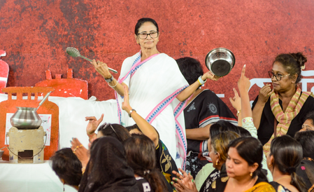 एसआईआर का उद्देश्य विधानसभा चुनावों में भाजपा की मदद करना है: ममता बनर्जी