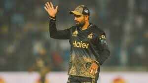 मुझसे नहीं खेला जा रहा, आखिर बोल ही पडे बाबर आजम, PSL में अपनी टीम को फंसाने के बाद खड़े किए हाथ