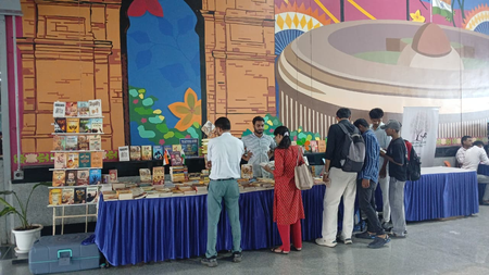 आनंद विहार नमो भारत स्टेशन बना किताब प्रेमियों का नया ठिकाना, 23 अगस्त तक चल रहा 10 दिवसीय ‘स्टोरीबॉक्स’ बुक फेयर