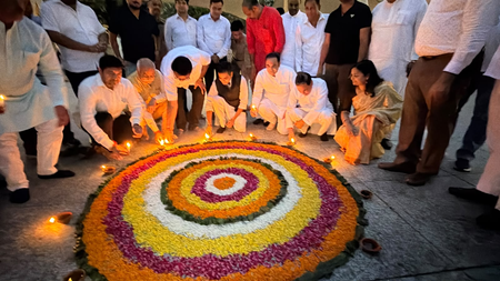 नोएडा में ‘स्वच्छता ही सेवा’ अभियान का भव्य शुभारंभ, दीपोत्सव और स्वच्छता कार्यक्रमों से दिया स्वच्छता का संदेश