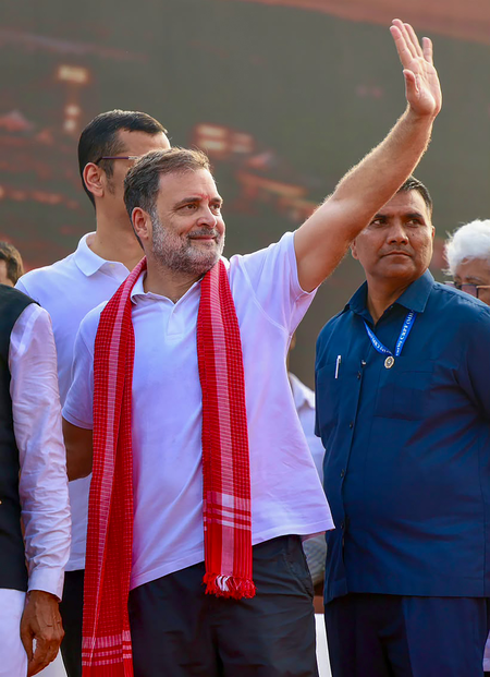 मानहानि मामले में राहुल गांधी के बरी होने के फैसले को अपीलीय अदालत में चुनौती देंगे वादी विजय मिश्रा