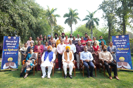 पंजाब सरकार ने सरकारी स्कूल प्रिंसिपलों के 8वें बैच को मॉडर्न टीचिंग ट्रेनिंग के लिए सिंगापुर भेजा