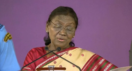 'स्टार वही जो रोशनी फैलाए, अंधेरा नहीं': राष्ट्रपति ने कलाकारों से हानिकारक पदार्थों का प्रचार न करने की अपील की