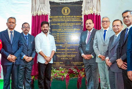 लोकतंत्र के सभी स्तंभों को आपसी सम्मान के साथ काम करना चाहिए: सीएम रेवंत रेड्डी