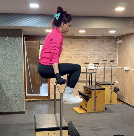 गौतमी कपूर ने शेयर किया वर्कआउट वीडियो, बोलीं- 'शरीर के साथ ध्यान की भी परीक्षा'
