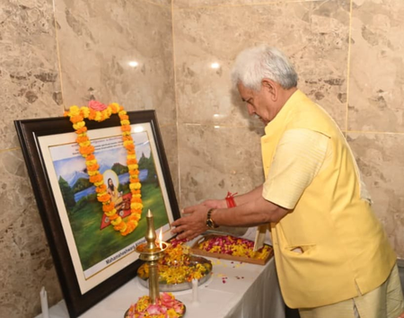 निर्जला एकादशी पर एलजी मनोज सिन्हा ने श्रीनगर में किया रुद्राभिषेक, शांति और समृद्धि की कामना