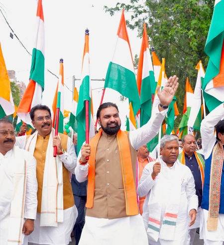 हर घर तिरंगा अभियान : पटना में निकली भव्य यात्रा, सीएम सम्राट चौधरी बोले-राष्ट्रीय ध्वज हमारी एकता की पहचान