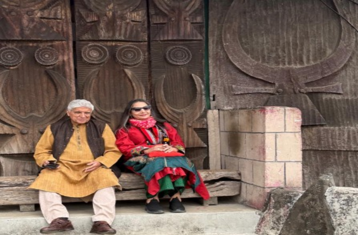 कोहिमा ट्रिप पर शबाना आजमी ने शेयर की जावेद अख्तर संग खूबसूरत तस्वीर