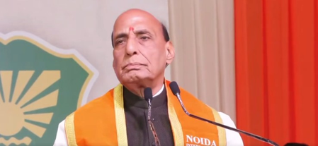 पाकिस्तान के कुछ युवा अपनी ऊर्जा आतंकवाद में लगा रहे: राजनाथ सिंह