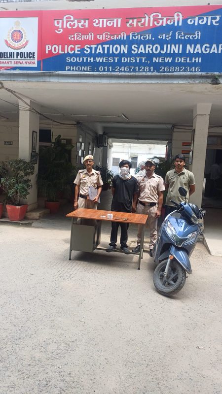 दिल्ली पुलिस ने 100 से अधिक सीसीटीवी फुटेज की जांच के बाद झपटमार को किया गिरफ्तार