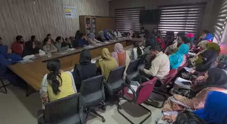 जम्मू-कश्मीर : रामबन में 'एनीमिया मुक्त भारत' अभियान तेज, आशा वर्कर्स को एनीमिया रोकथाम की ट्रेनिंग दी गई