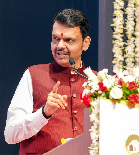 महाराष्ट्र: मुख्यमंत्री ने हवाई अड्डे के फनल जोन और जुहू सैन्य क्षेत्रों के पुनर्विकास के आदेश दिए