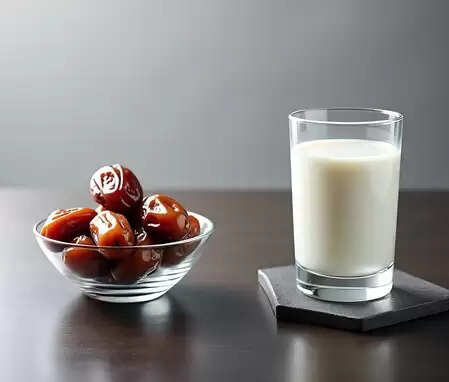 दूध और छुहारा: शरीर की कमजोरी दूर करने वाला आयुर्वेदिक पॉवर कॉम्बो