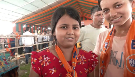 पीएम मोदी के लिए खास पेंटिंग बनाकर लाईं बैरकपुर की समीरा, बोलीं- अब चिट्ठी का इंतजार