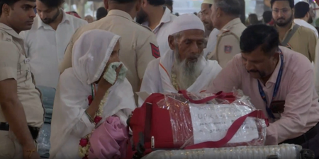 भारत से इस वर्ष 1.75 लाख से अधिक लोग करेंगे हज, दिल्ली एयरपोर्ट से पहली फ्लाइट रवाना