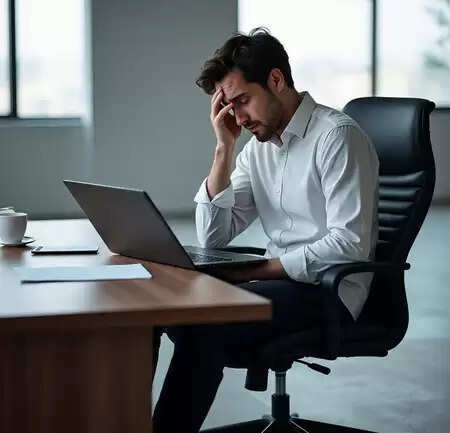 बैठे-बैठे बीमार हो रहे हैं आप? आयुर्वेद से जानिए फिटनेस का राज