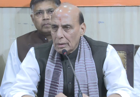 'सपा के समर्थन के बिना रायबरेली सीट भी जीत पाओगे या नहीं?', राजनाथ सिंह का राहुल गांधी पर कटाक्ष